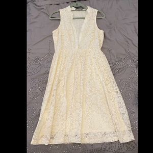 ✨NY Collection: Off-white lace dress: M
